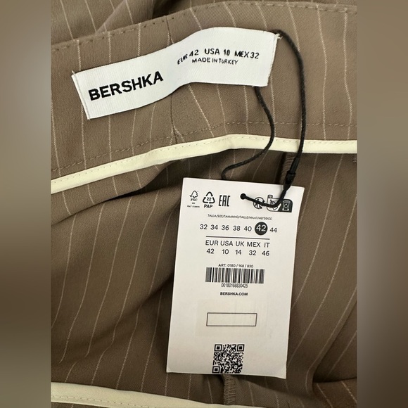 Bershka Stripe Wide Legs high rise Pants tan/cream size 10 NWT - Picture 5 of 6